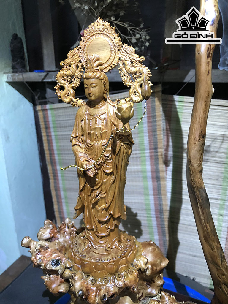 Tượng Đại Thế Trí Bồ Tát Gỗ Nu Trâm Vàng Cao 50 Ngang 21 Sâu 12 (cm)