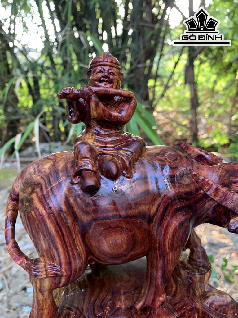 Tác Phẩm Chú Tiểu Gỗ Sưa Cao 28 Ngang 20 Sâu 16 (cm)