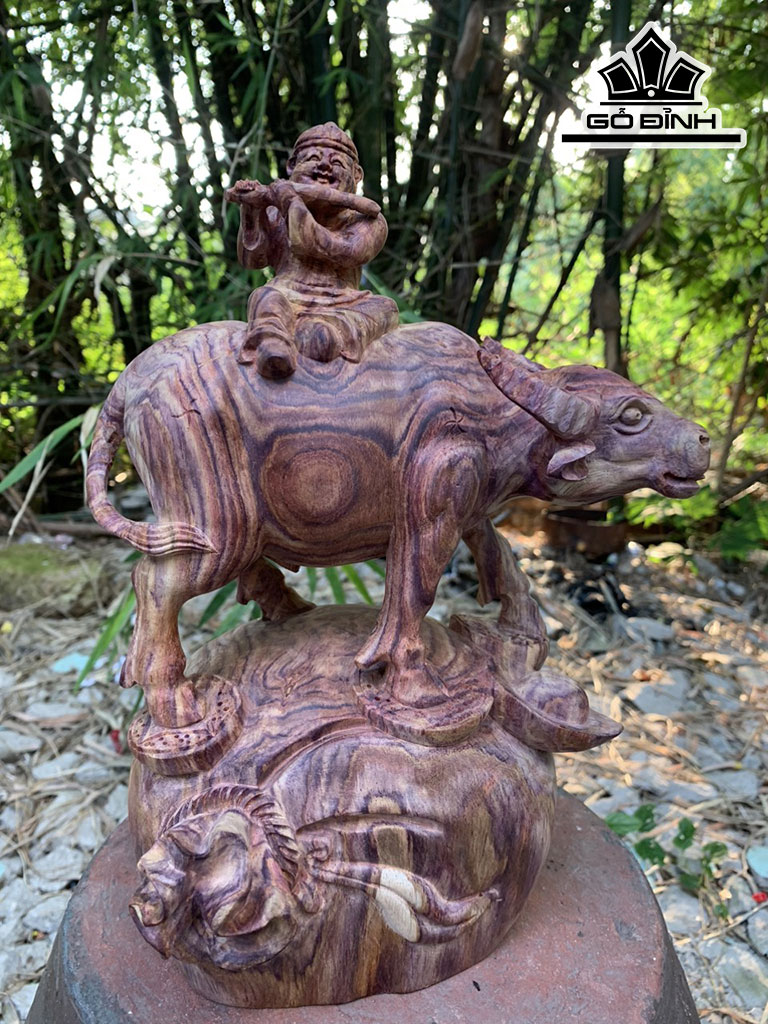 Tác Phẩm Chú Tiểu Gỗ Sưa Cao 28 Ngang 20 Sâu 16 (cm)