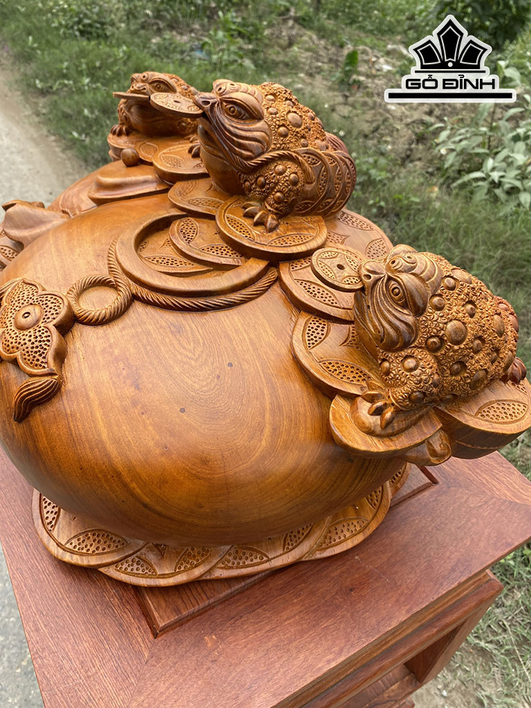 Tượng Tam Cóc Ngậm Tiền Gỗ Hương Cao 26 Ngang 56 Sâu 34 (cm)