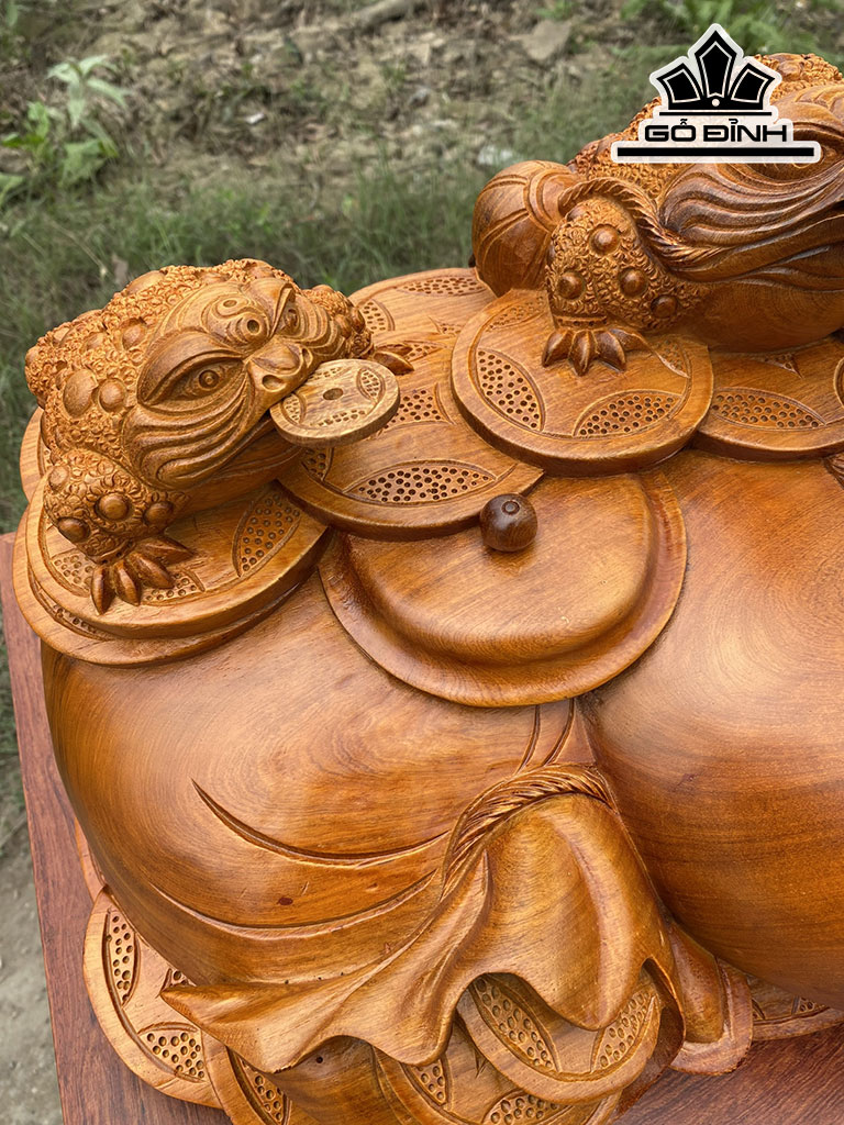 Tượng Tam Cóc Ngậm Tiền Gỗ Hương Cao 26 Ngang 56 Sâu 34 (cm)