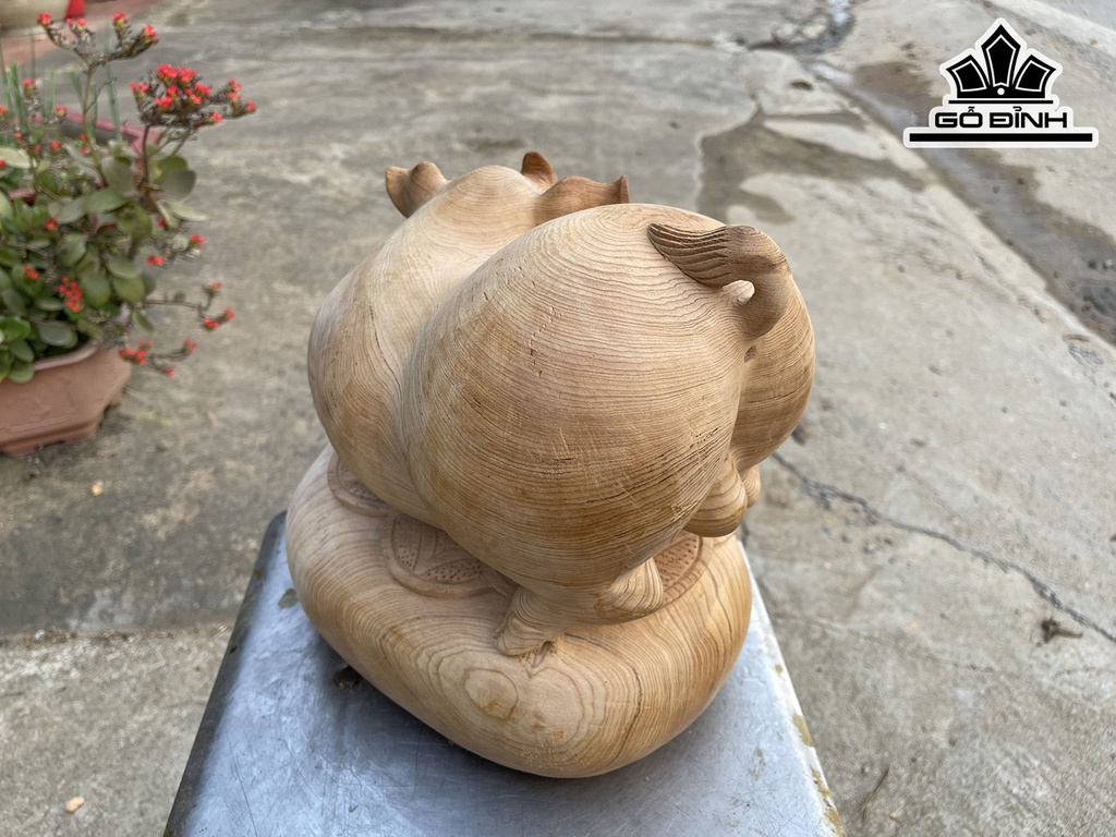 Tượng Heo Phong Thủy Gỗ Ngọc Am Cao 29 Ngang 27 Sâu 19 (cm)