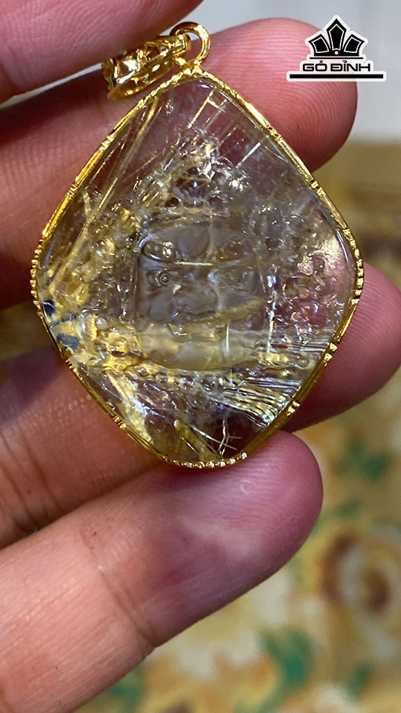 Diện Hoàng Thần Tài Bảo Thiên Đá Thạch Anh Tóc Vàng Cao 36,8 Ngang 31,3 Sâu 9 (mm) 16gr