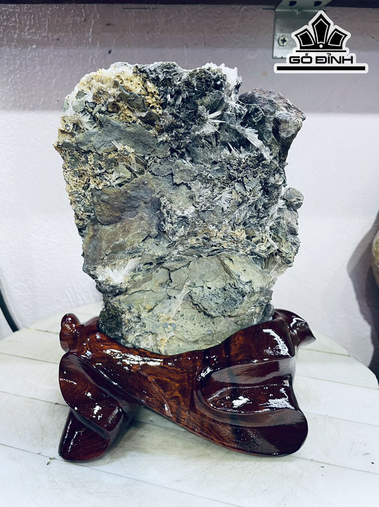 Bông Hoa Ưu Đàm Đá Thạch Anh Kim Tử Tháp Cao 27 Ngang 16 (cm) 3,2kg