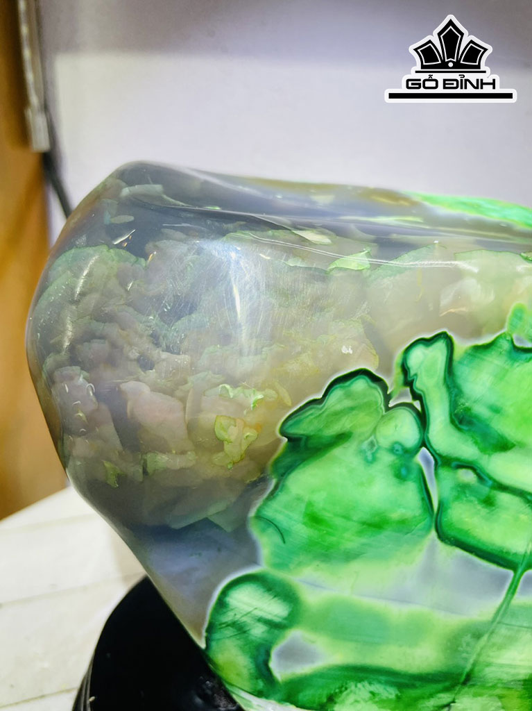 Tác Phẩm Đá Mã Não Cao 18 Ngang 16 (cm) 3,1kg