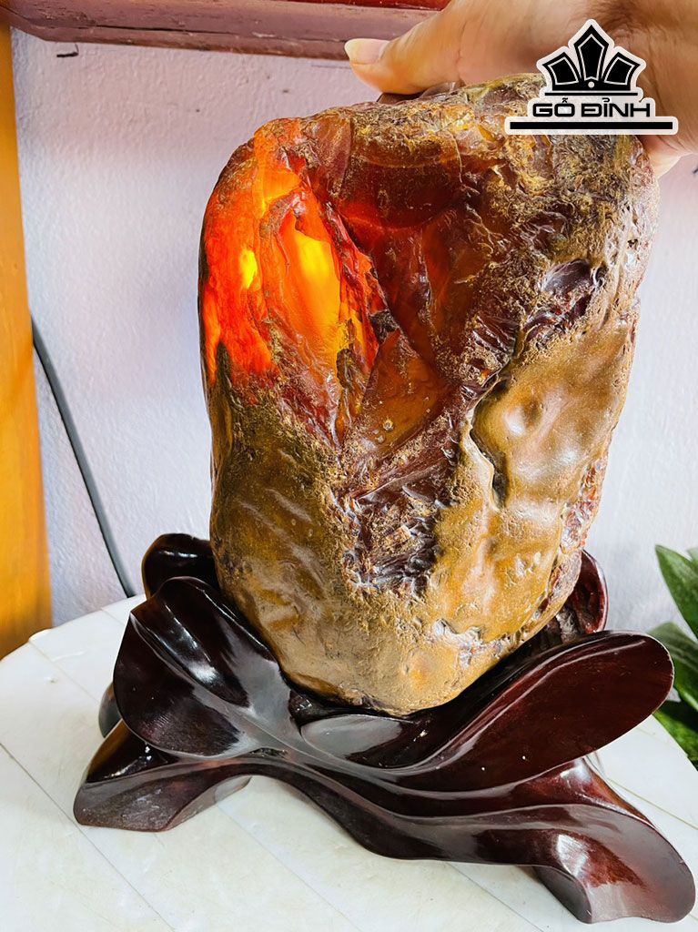 Tác Phẩm Đá Mã Não Cao 30 Ngang 15 (cm) 4,7kg