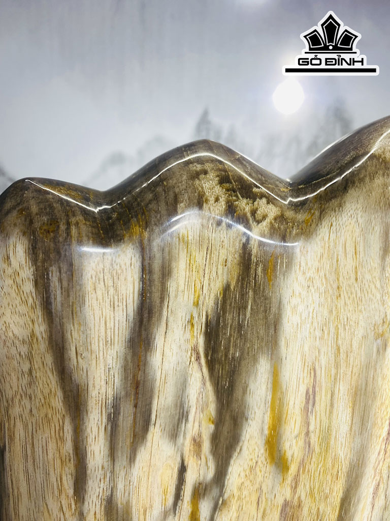 Tác Phẩm Gỗ Hóa Ngọc Cao 38 Ngang 26 (cm) 11,4kg