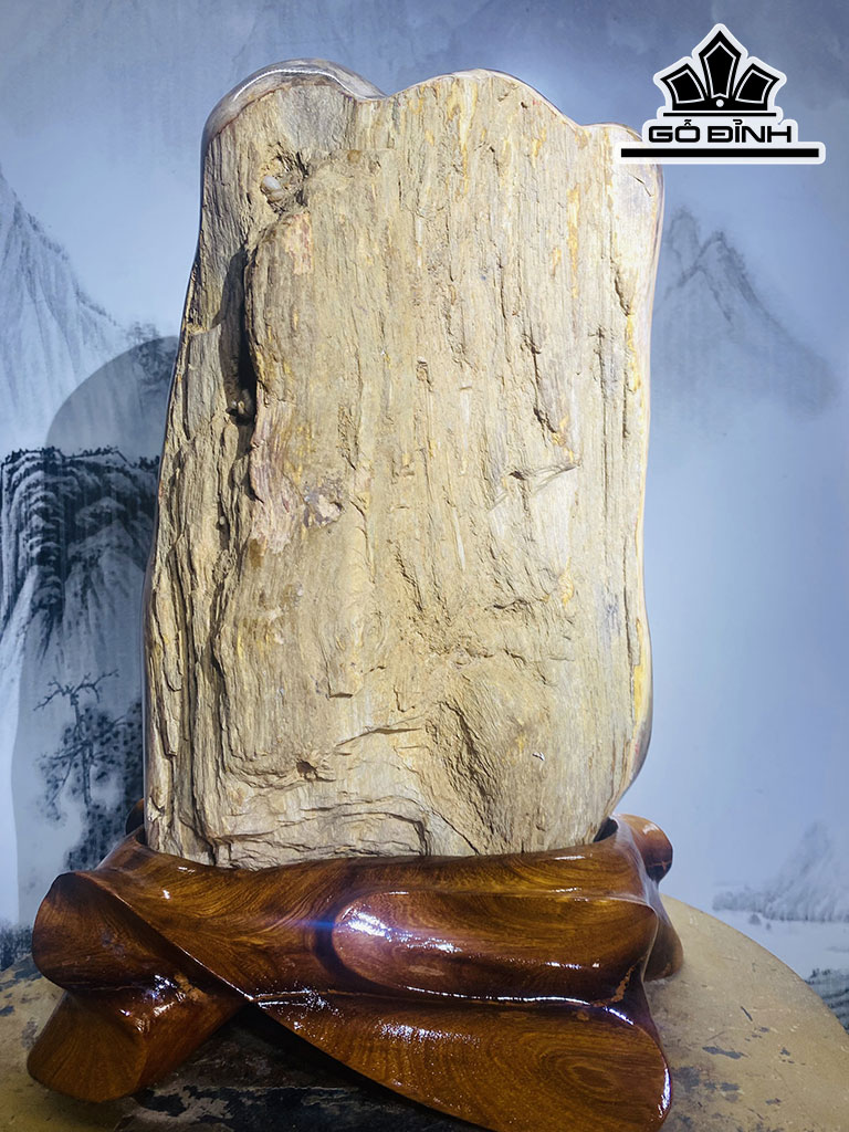 Tác Phẩm Gỗ Hóa Ngọc Cao 38 Ngang 26 (cm) 11,4kg