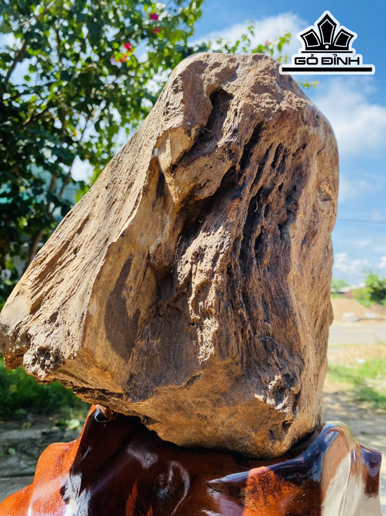 Tác Phẩm Gỗ Hóa Ngọc Cao 45 Ngang 24 (cm) 27,4kg