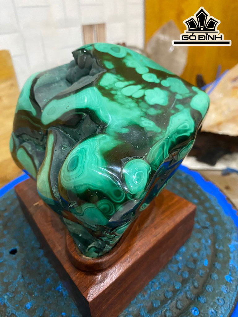 Tác Phẩm Đá Khổng Tước (Malachite) Cao 16 Ngang 15 (cm) 2,7kg