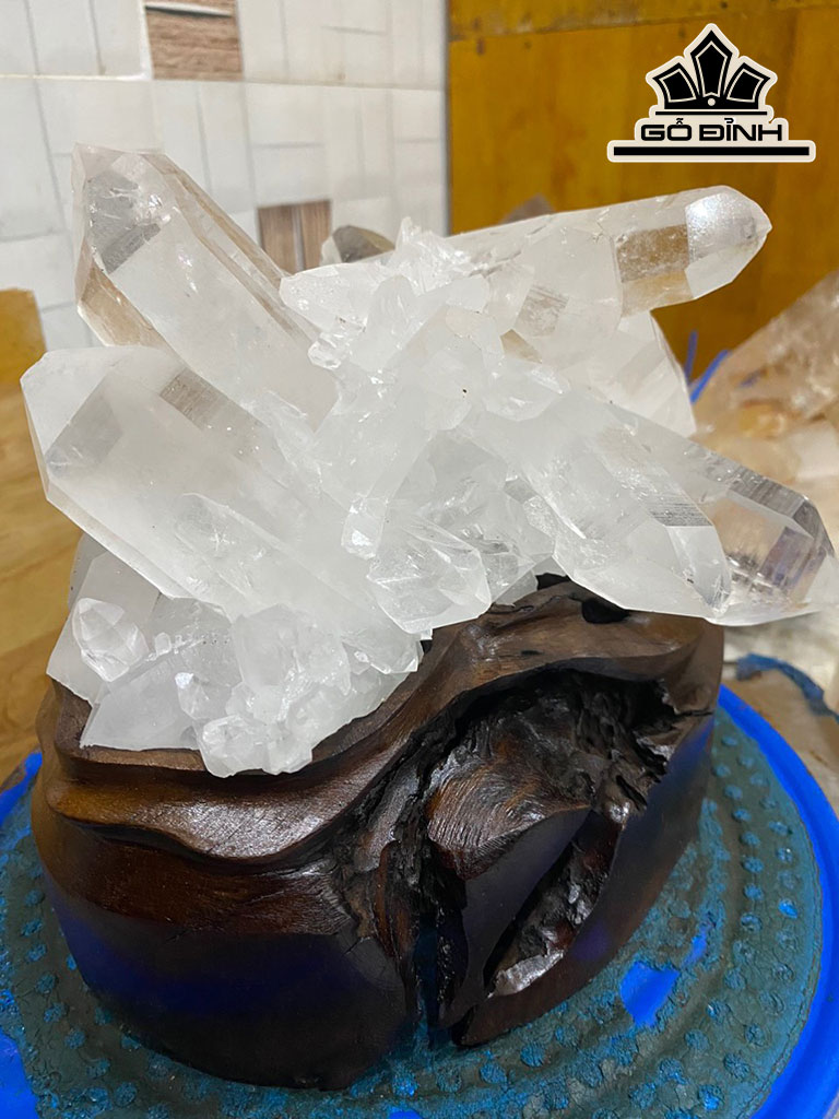 Tác Phẩm Đá Thạch Anh Phale Cao 20 Ngang 20 (cm) 3,45kg