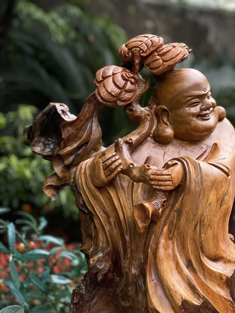 Tượng Phật Di Lặc Gỗ Bách Xanh Cao 64 Ngang 43 Sâu 40 (cm)