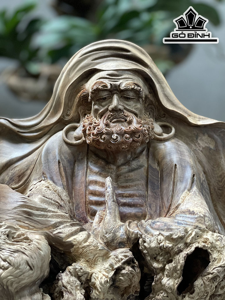 Tượng Đạt Ma Sư Tổ Gỗ Bách Xanh Cao 46 Ngang 40 Sâu 20 (cm)