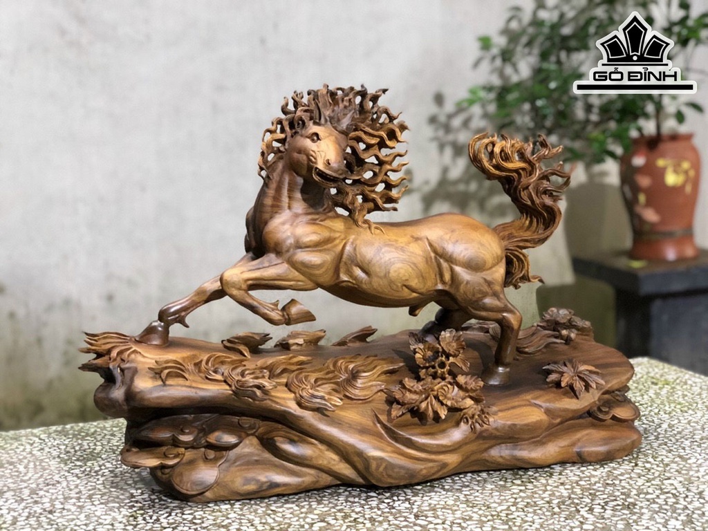Tượng Ngựa Phong Thủy Gỗ Bách Xanh Cao 45 Ngang 66 Sâu 26 (cm)
