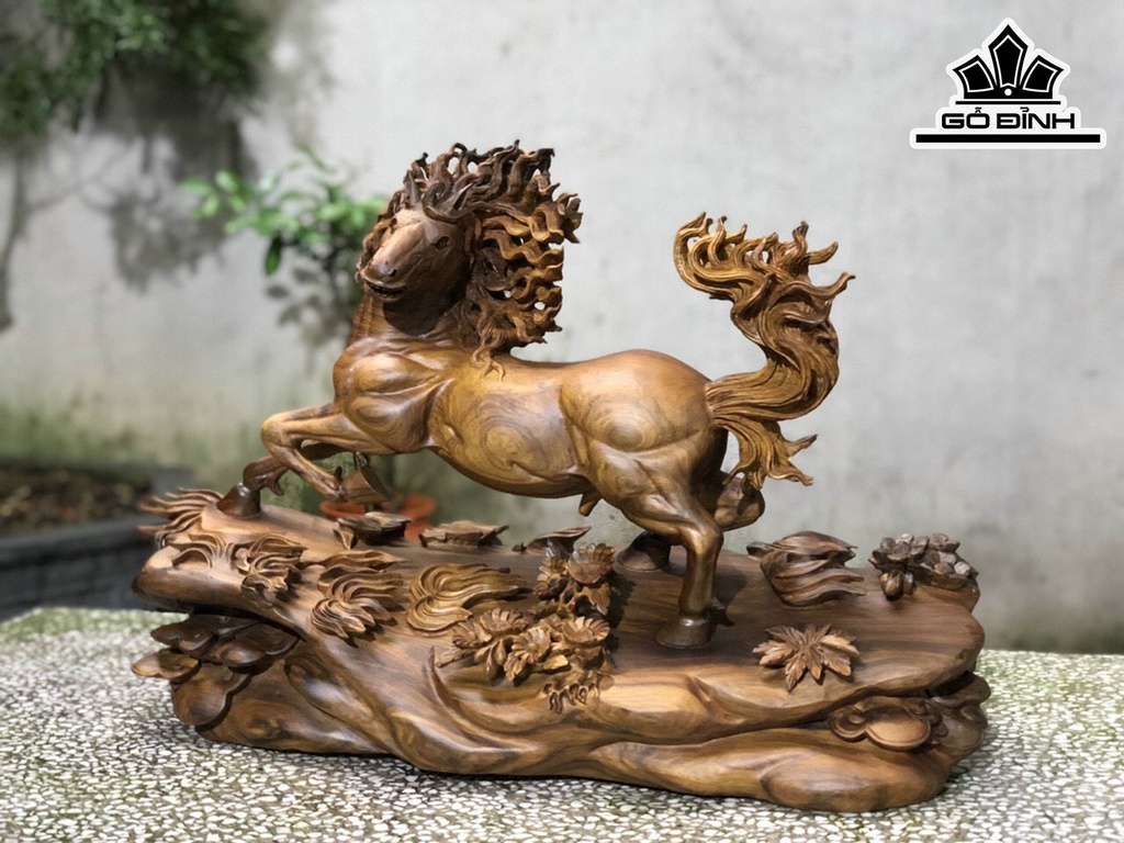 Tượng Ngựa Phong Thủy Gỗ Bách Xanh Cao 45 Ngang 66 Sâu 26 (cm)