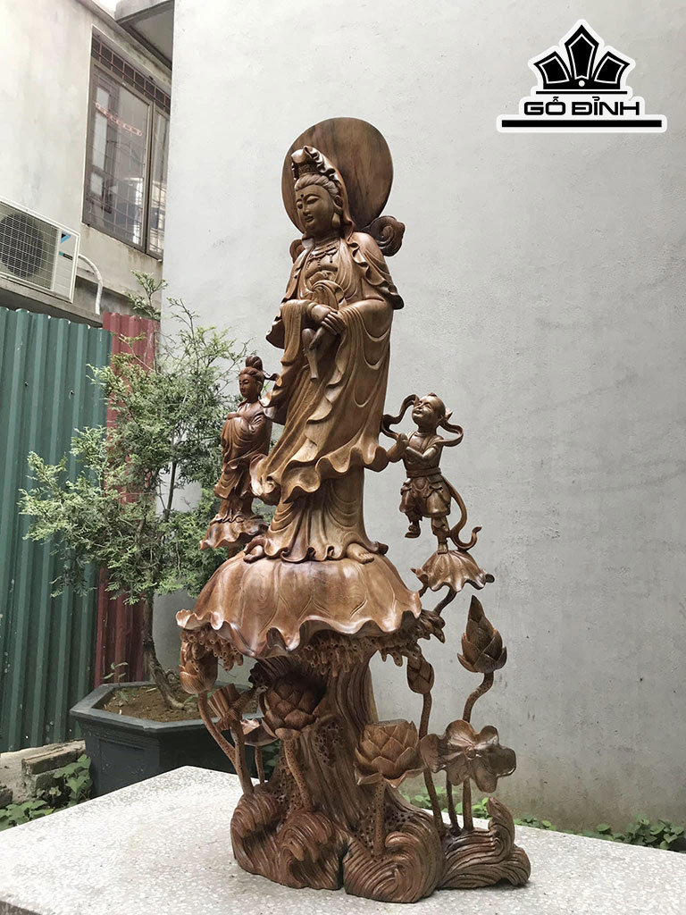 Tượng Phật Quan Thế Âm Bồ Tát Gỗ Thủy Tùng Cao 130 Ngang 60 Sâu 33 (cm)