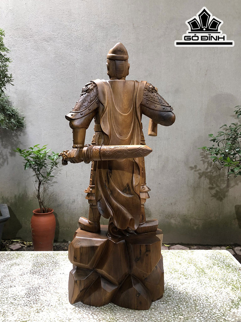 Tượng Trần Quốc Tuấn Gỗ Bách Xanh Cao 88 Ngang 34 Sâu 24 (cm)