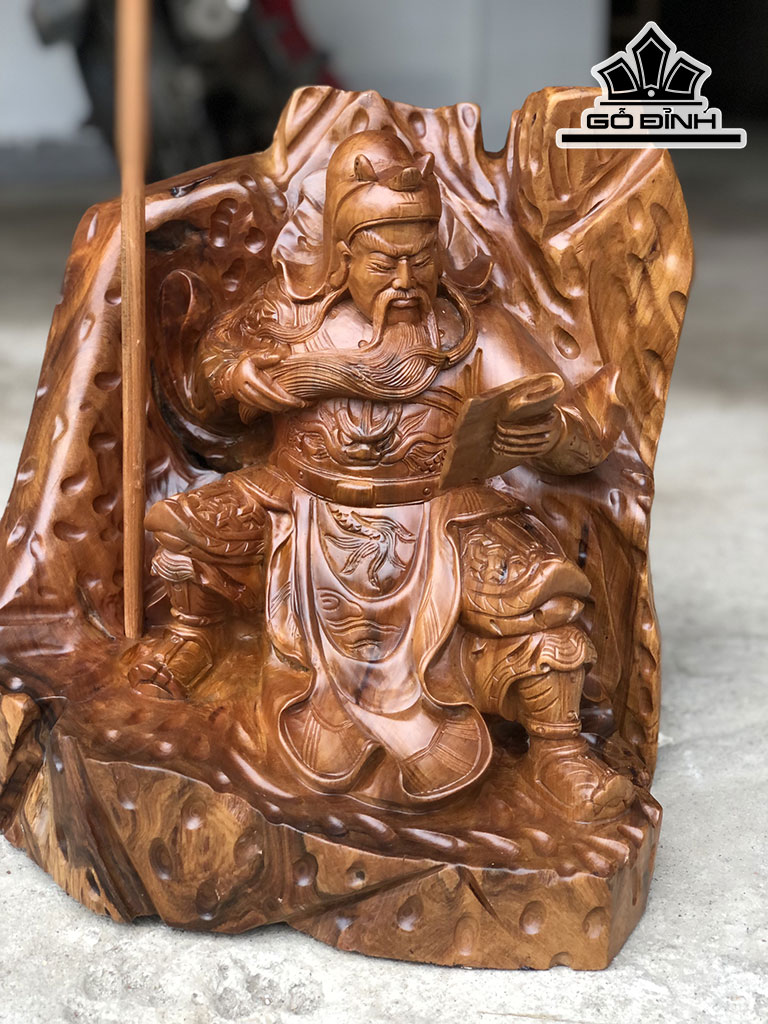 Tượng Quan Công Gỗ Bách Xanh Cao 34 Ngang 34 Sâu 32 (cm)