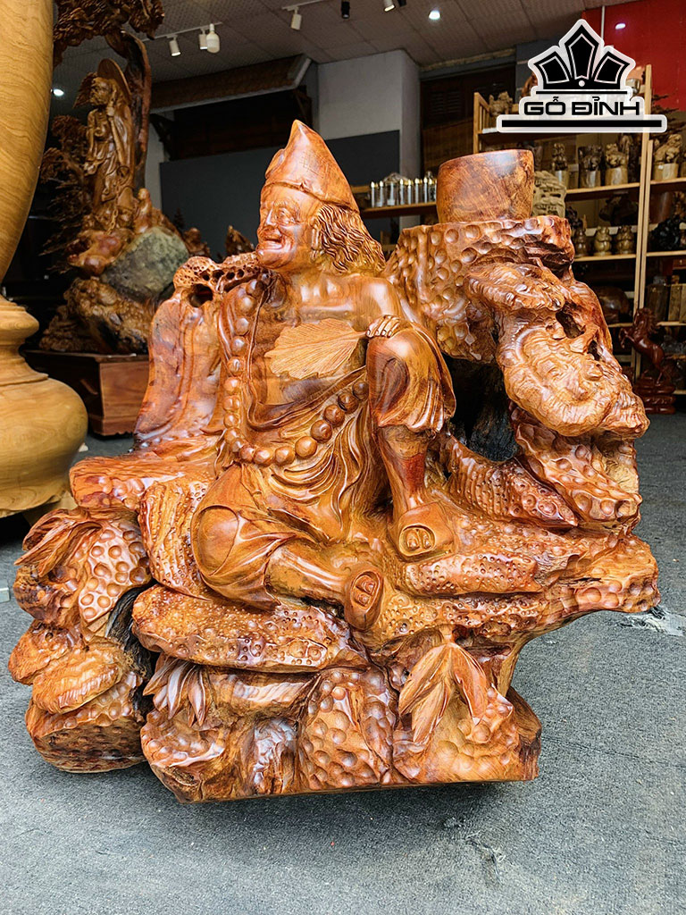 Tượng Tế Công Gỗ Hương Cao 61 Ngang 60 Sâu 55 (cm)