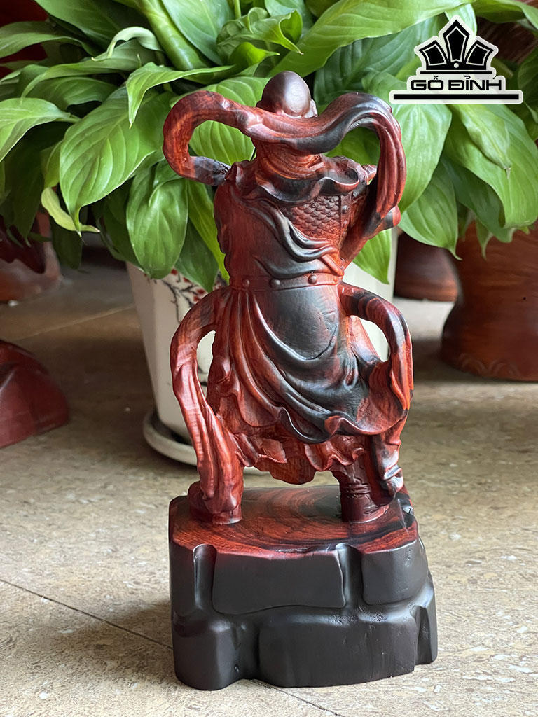 Tượng Quan Công Gỗ Trắc Cao 20 Ngang 11 Sâu 9 (cm)