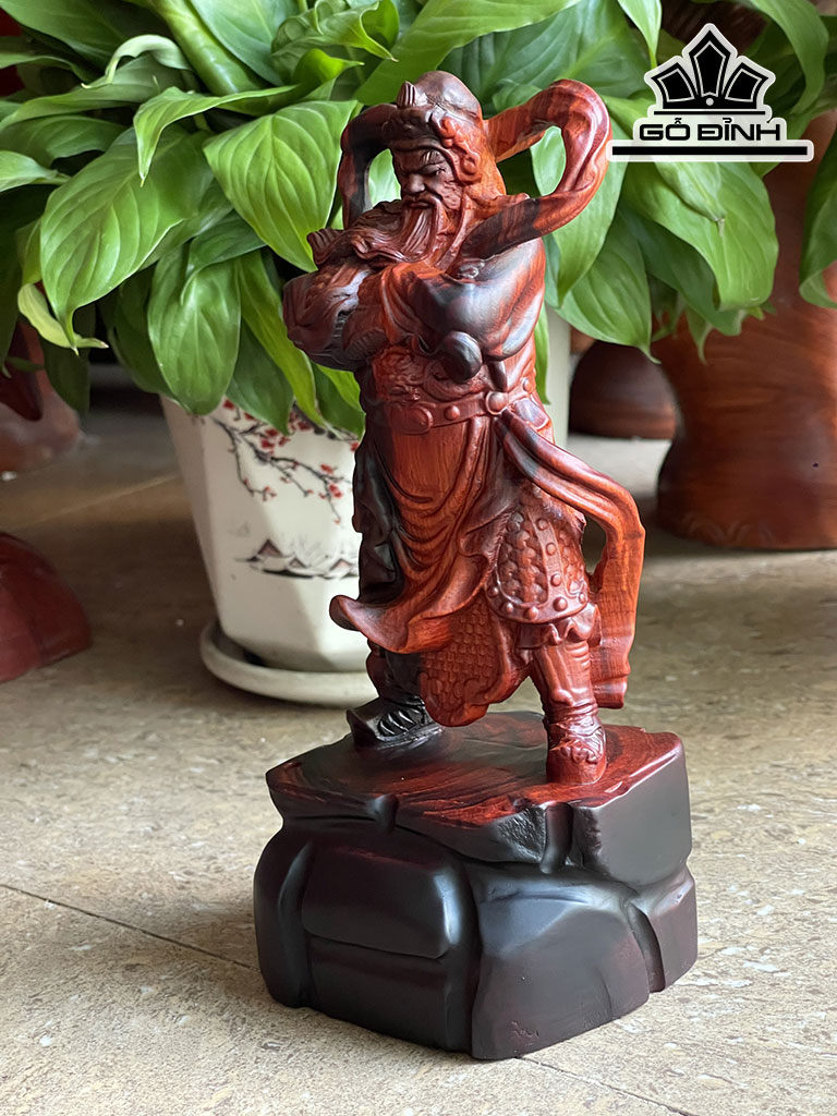 Tượng Quan Công Gỗ Trắc Cao 20 Ngang 11 Sâu 9 (cm)