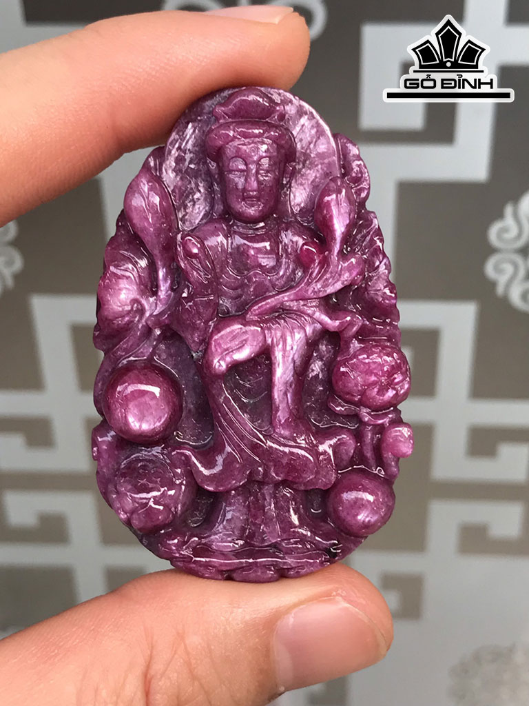 Mặt Dây Chuyền Quan Âm Đá Ruby Cao 51,6 Ngang 33,6 Sâu 9,5 (mm) 158,3cts