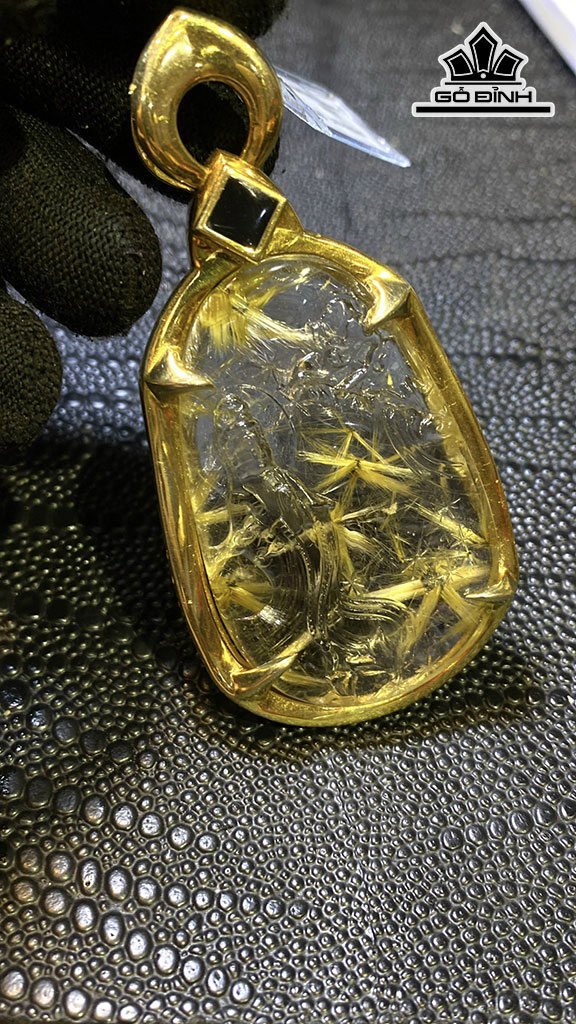 Mặt Dây Chuyền Quan Âm Đá Thạch Anh Tóc Vàng Cao 58,85 Ngang 37,2 (mm) 270,36cts