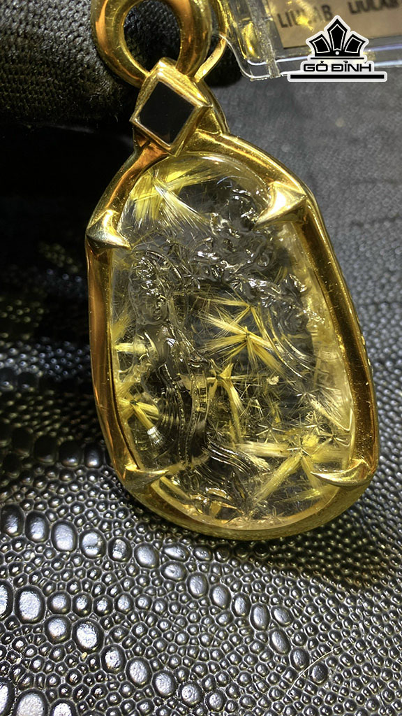 Mặt Dây Chuyền Quan Âm Đá Thạch Anh Tóc Vàng Cao 58,85 Ngang 37,2 (mm) 270,36cts