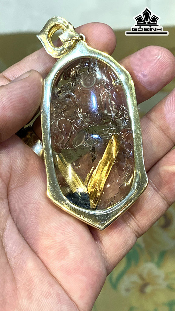 Mặt Dây Chuyền Quan Âm Đá Thạch Anh Tóc Vàng Cao 66 Ngang 36,8 Sâu 9 (mm) 42,5gr