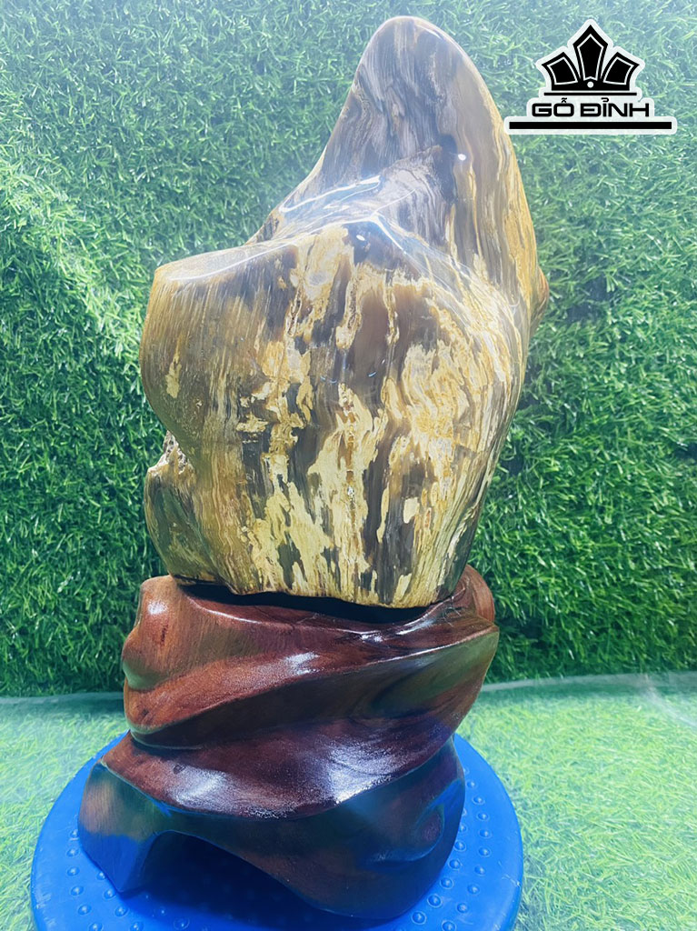 Tác Phẩm Gỗ Hóa Ngọc 6,5kg