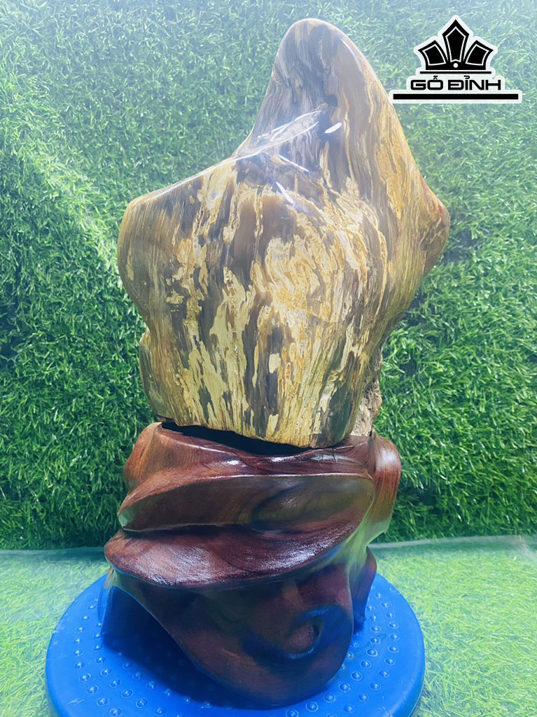 Tác Phẩm Gỗ Hóa Ngọc 6,5kg