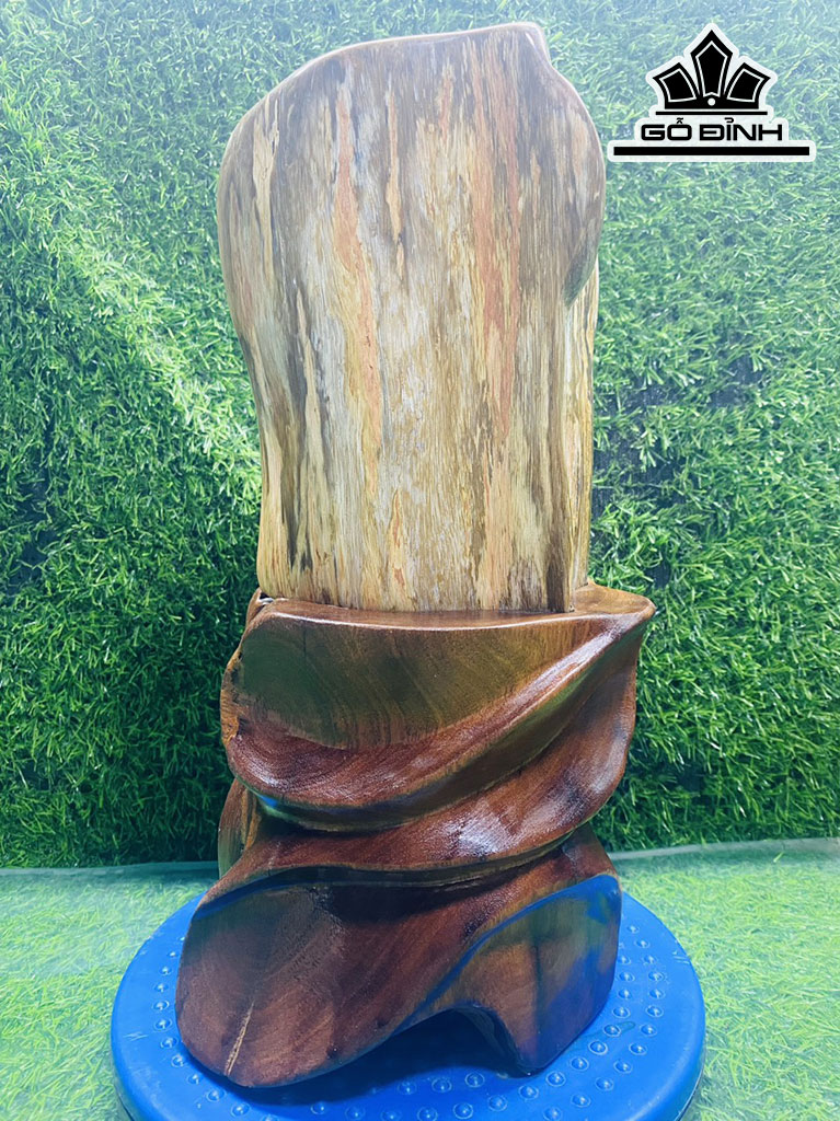 Tác Phẩm Gỗ Hóa Thạch 4,5kg