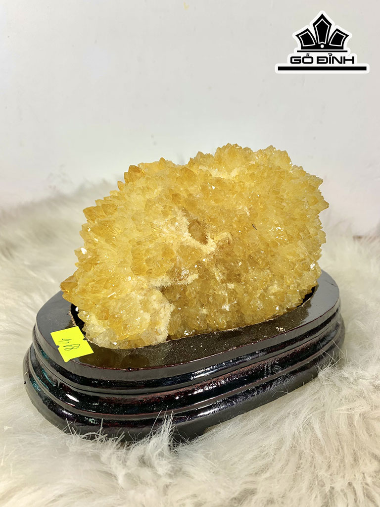Tác Phẩm Mầm Tinh Thể Đá Thạch Anh Vàng Cao 16 (cm) 1,68kg