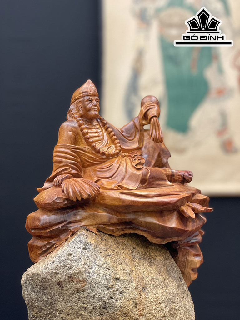 Tượng Tế Công Gỗ Hương Ôm Đá Cao 46 Ngang 27 Sâu 20 (cm)