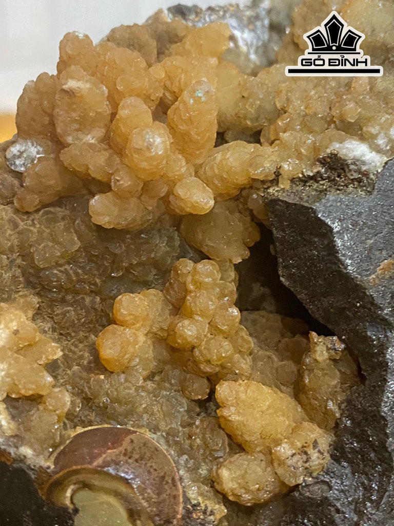 Tác Phẩm Đá Aragonit Cao 32 (cm) 8,8kg