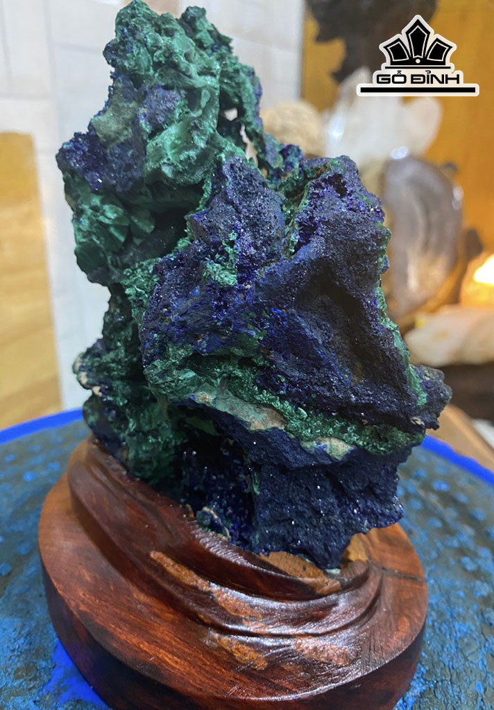 Tác Phẩm Đá Azurite Cao 17 (cm) 1,2kg