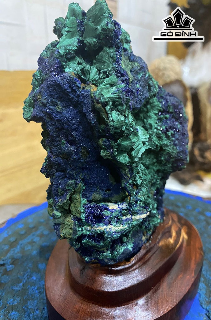 Tác Phẩm Đá Azurite Cao 17 (cm) 1,2kg