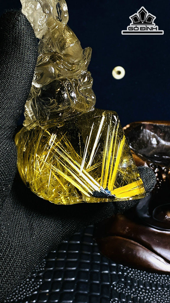 Tượng Hoàng Thần Tài Bảo Thiên Đá Thạch Anh Tóc Vàng Cao 120,85 Ngang 46,15 (mm) 0,4kg