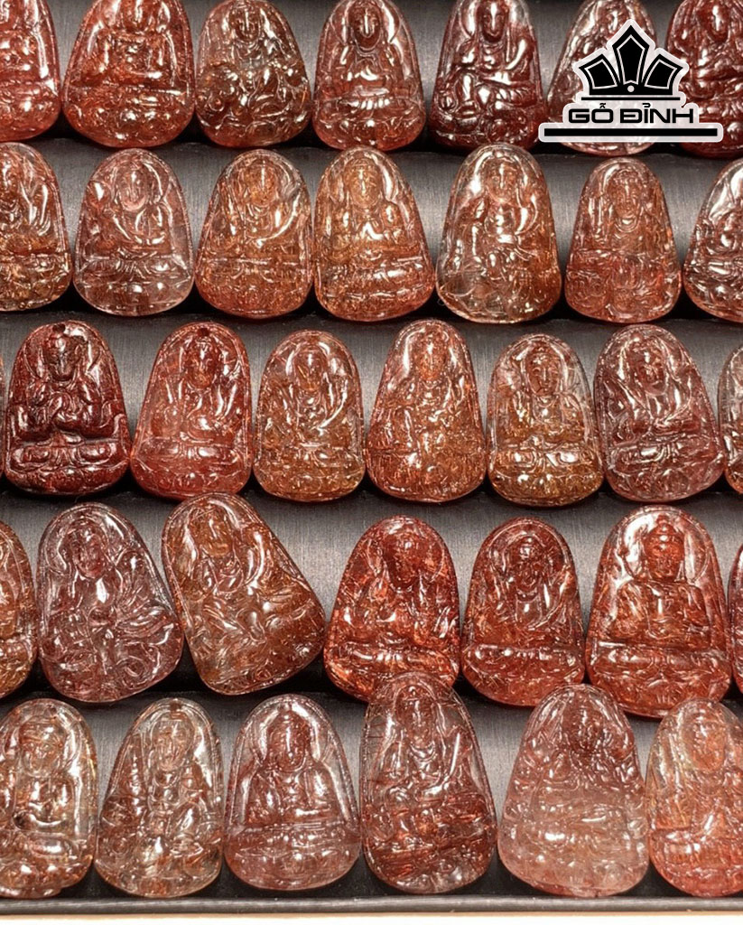 Mặt Dây Chuyền Phật Bản Mệnh Đá Thạch Anh Tóc Đỏ Cao 2,1 Ngang 2,7 (cm)