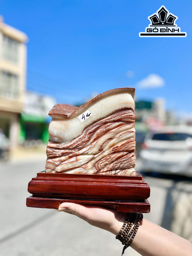 Tác Phẩm Thịt Heo Đá Canxit Cao 23 Ngang 20 (cm) 4,02kg