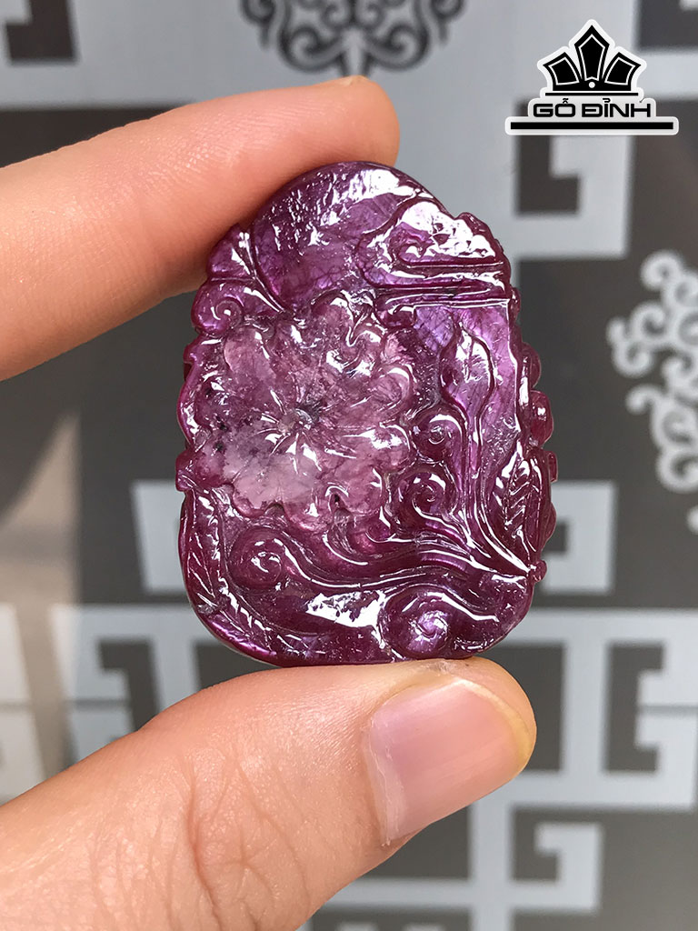 Mặt Dây Chuyền Đá Ruby Cao 40,7 Ngang 30,5 Sâu 10,2 (mm)