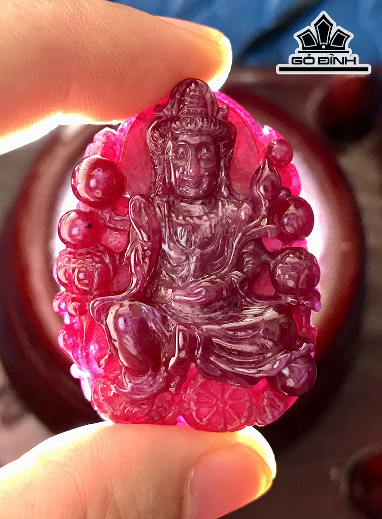 Mặt Dây Chuyền Đá Ruby Cao 40,7 Ngang 30,5 Sâu 10,2 (mm)