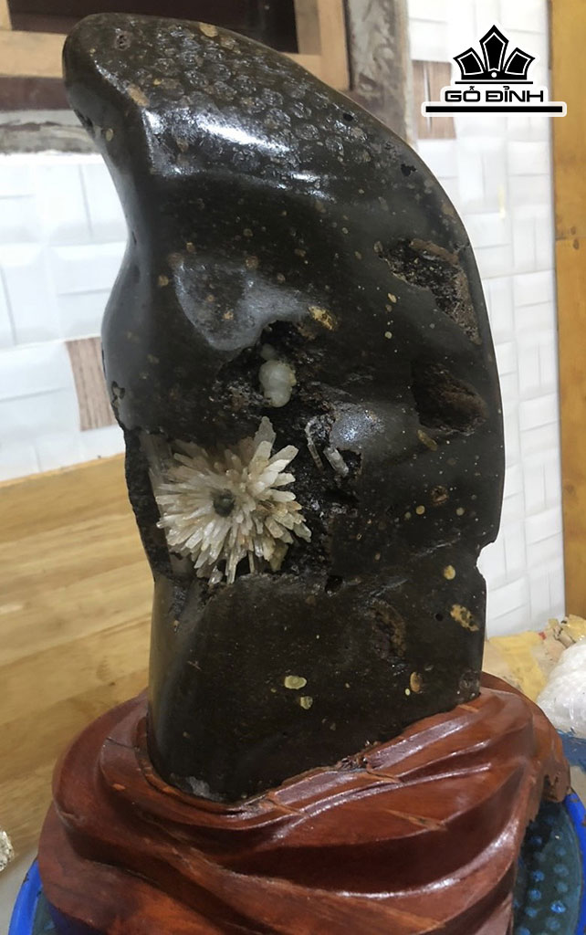 Tác Phẩm Đá Aragonit Cao 39 (cm) 8,5kg