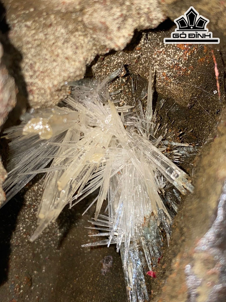 Tác Phẩm Đá Aragonit Cao 40 (cm) 11,8kg