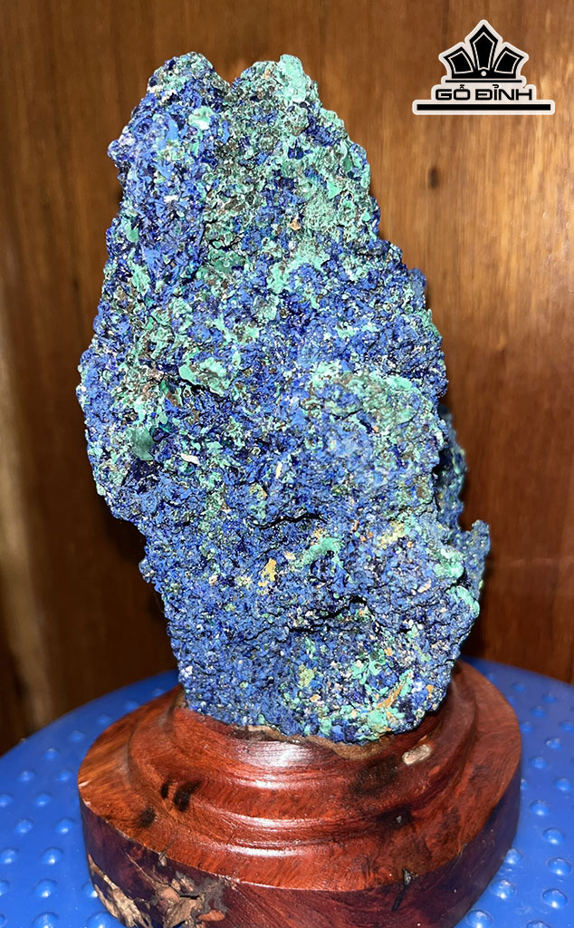 Tác Phẩm Đá Azurite Cao 20 Ngang 12 (cm) 1.3kg