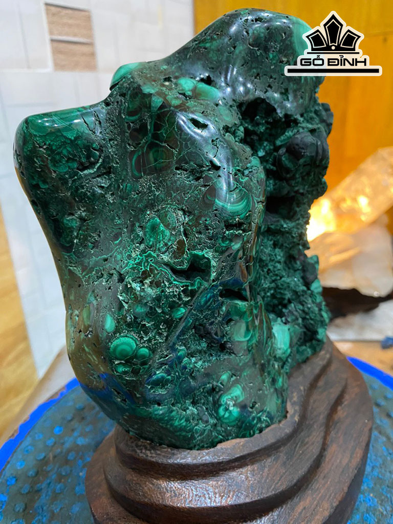 Tác Phẩm Đá Khổng Tước (Malachite) Cao 23 (cm) 3kg