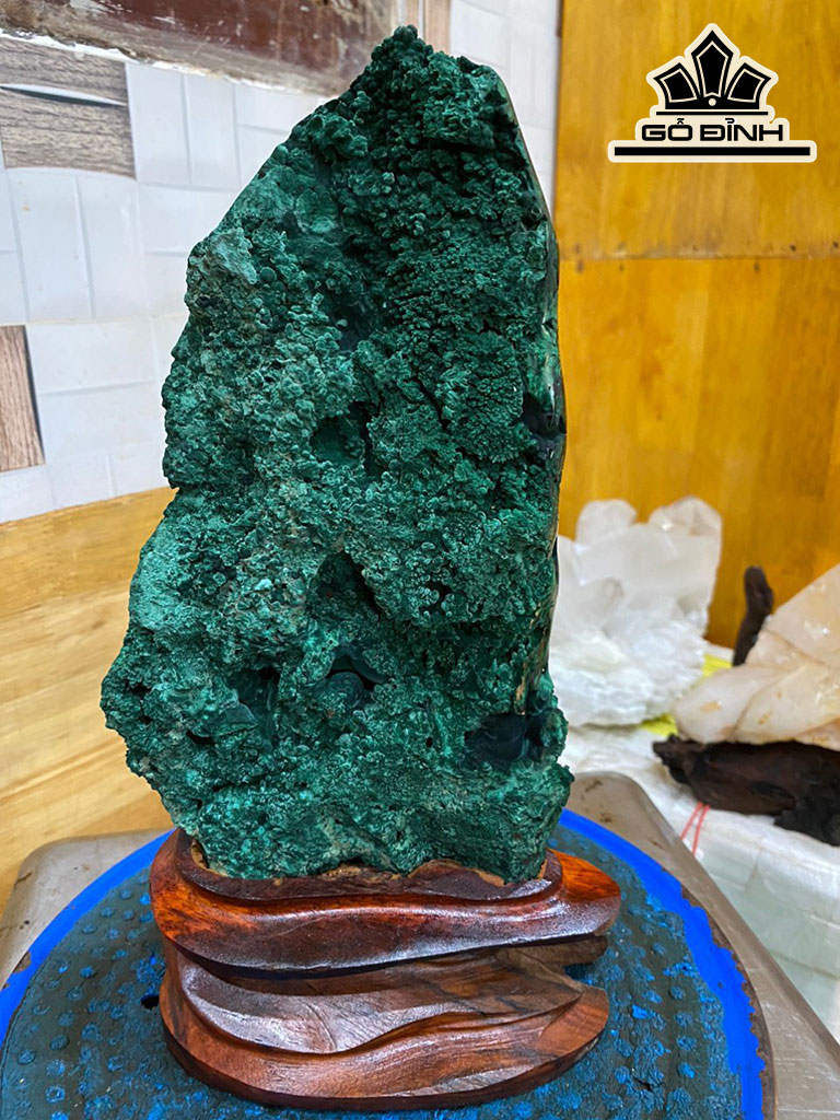 Tác Phẩm Đá Khổng Tước (Malachite) Cao 30 (cm) 2,8kg