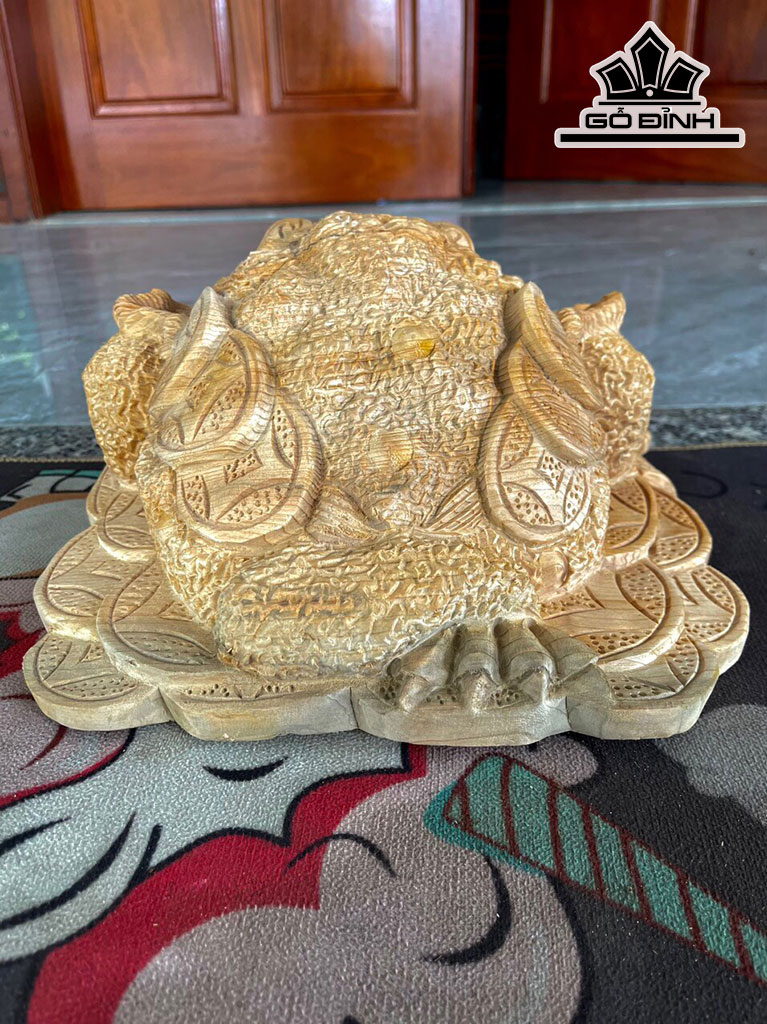 Tượng Cóc Ngậm Tiền Gỗ Ngọc Am Cao 30 Ngang 30 Sâu 17 (cm)