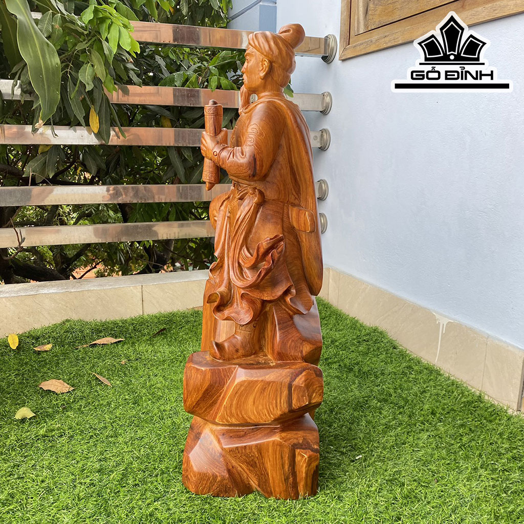 Tượng Trần Quốc Tuấn Gỗ Hương Cao 67 Ngang 27 Sâu 19 (cm)