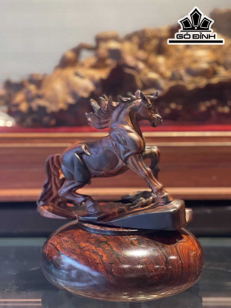 Tượng Ngựa Phong Thủy (Nhất Mã Phi Thiên) Gỗ Trắc Cao 12 Ngang 15 Sâu 7 (cm)